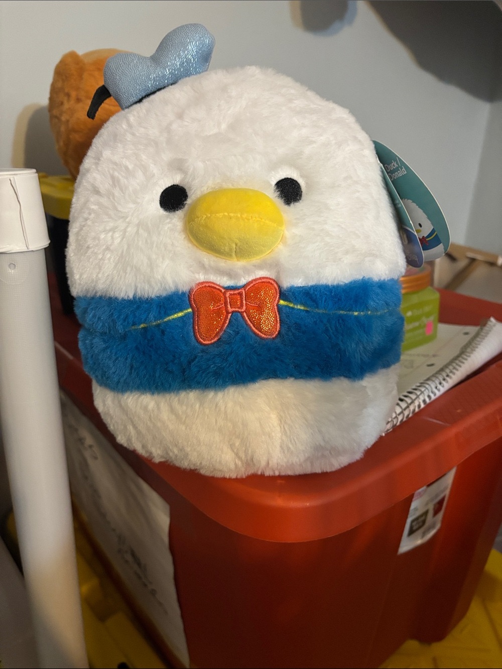 DONALD DUCK SQUISHMALLOW